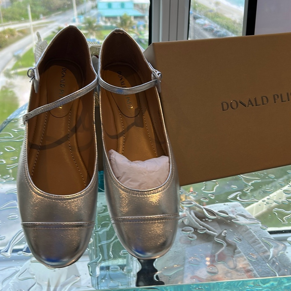 New Donald Pliner Mary Jane’s